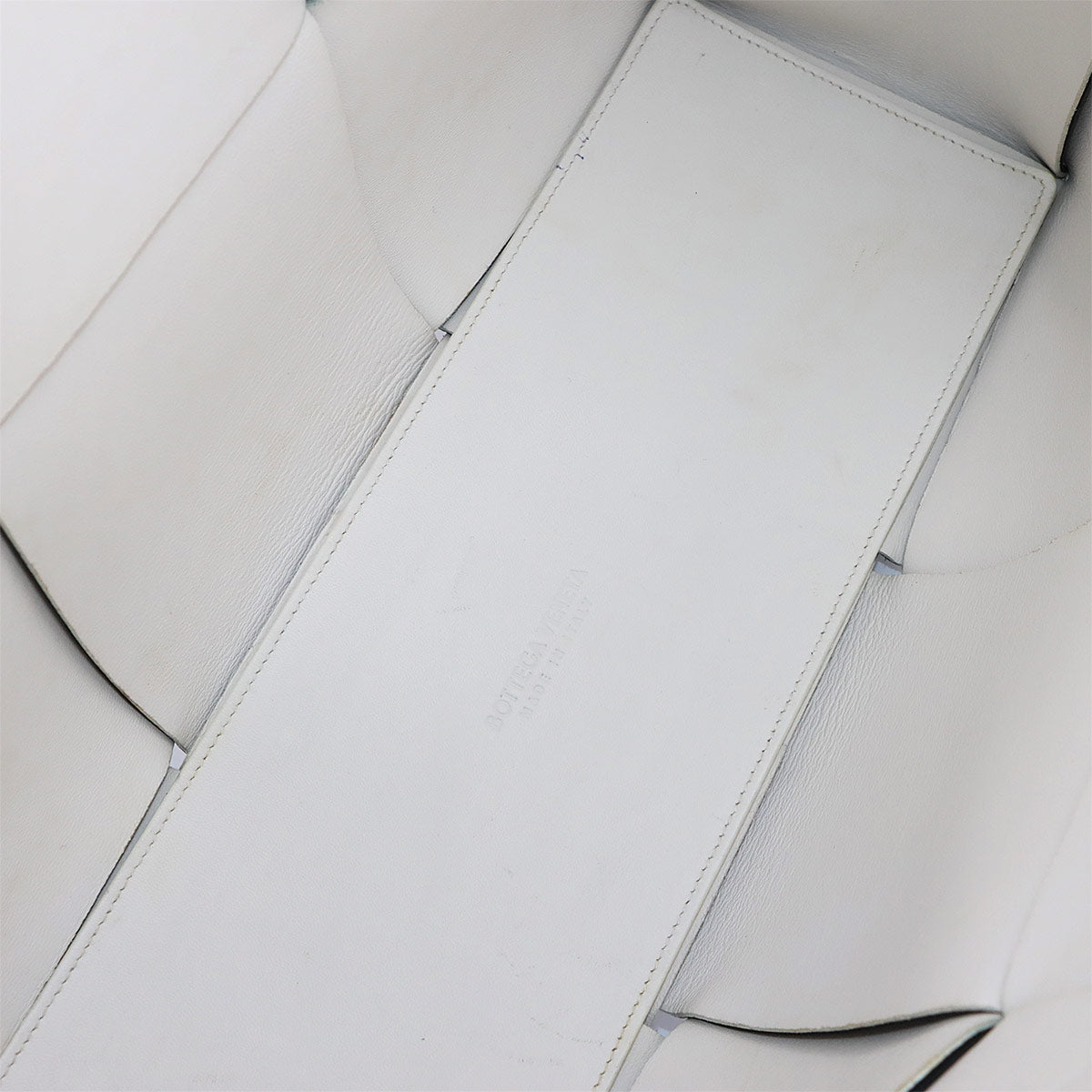 Intrecciato Medium Arco Tote Bag Leather Black