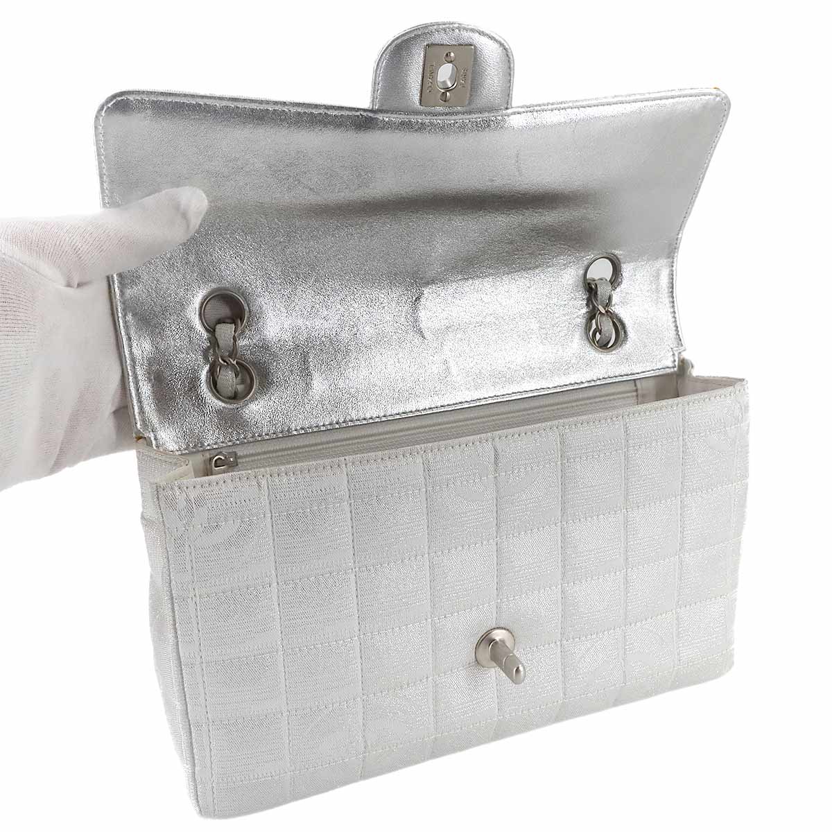 New Travel Line Chocolate Bar Chain Shoulder Bag White A15285