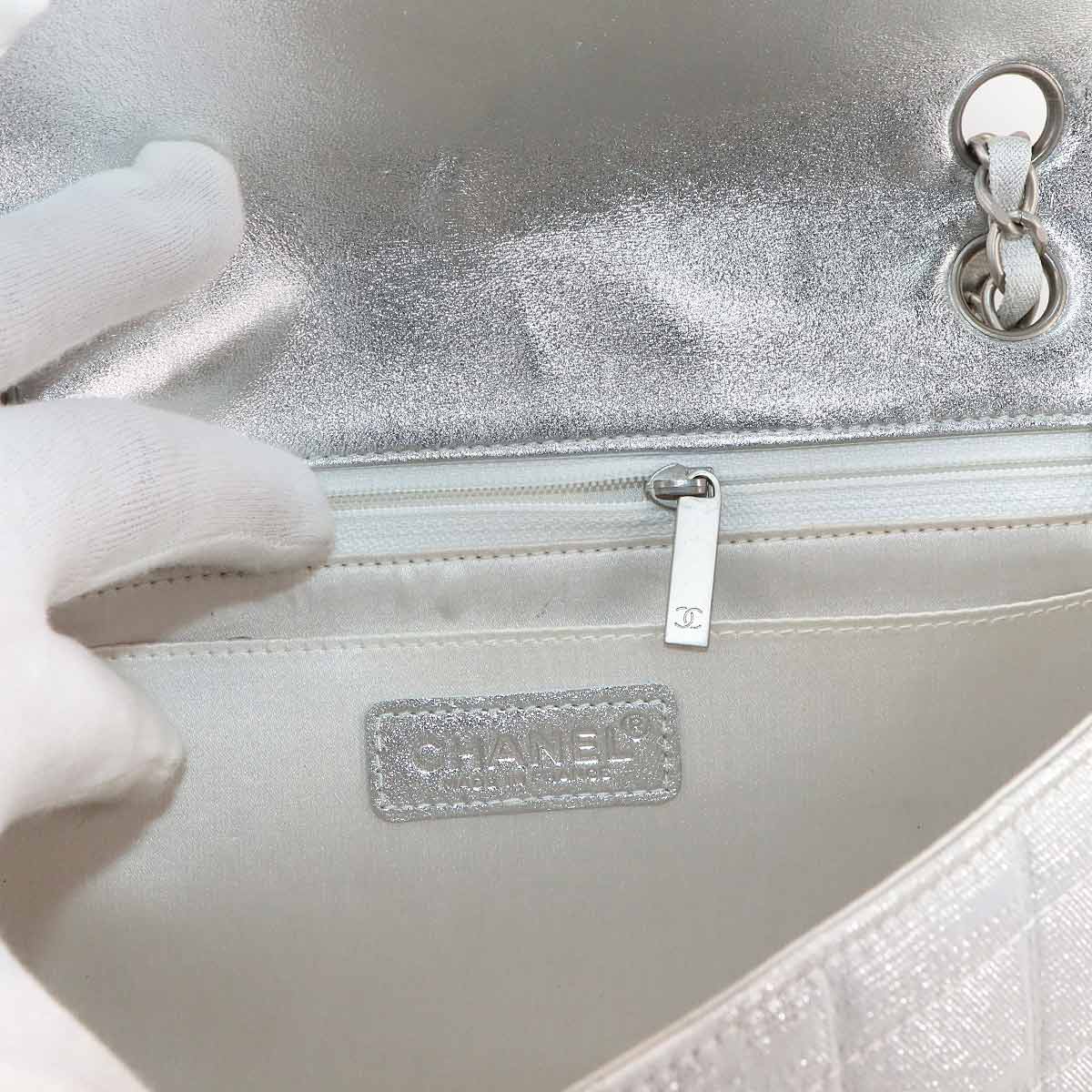 New Travel Line Chocolate Bar Chain Shoulder Bag White A15285