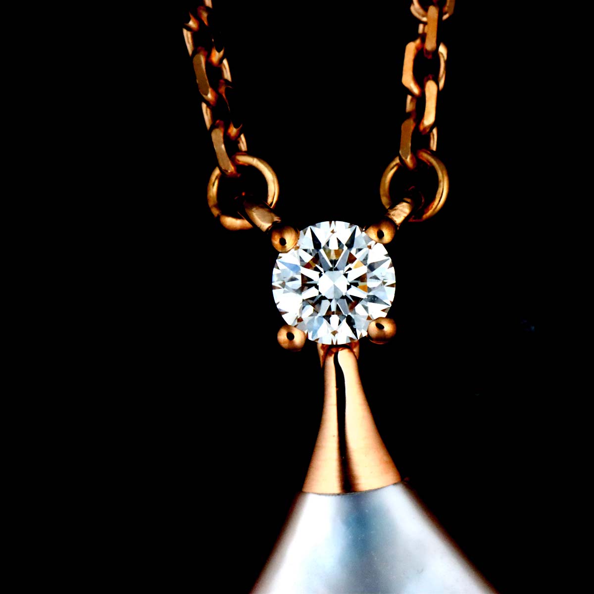 DIVAS DREAM Mother of Pearl MOP Diamond Necklace 18K PG 750