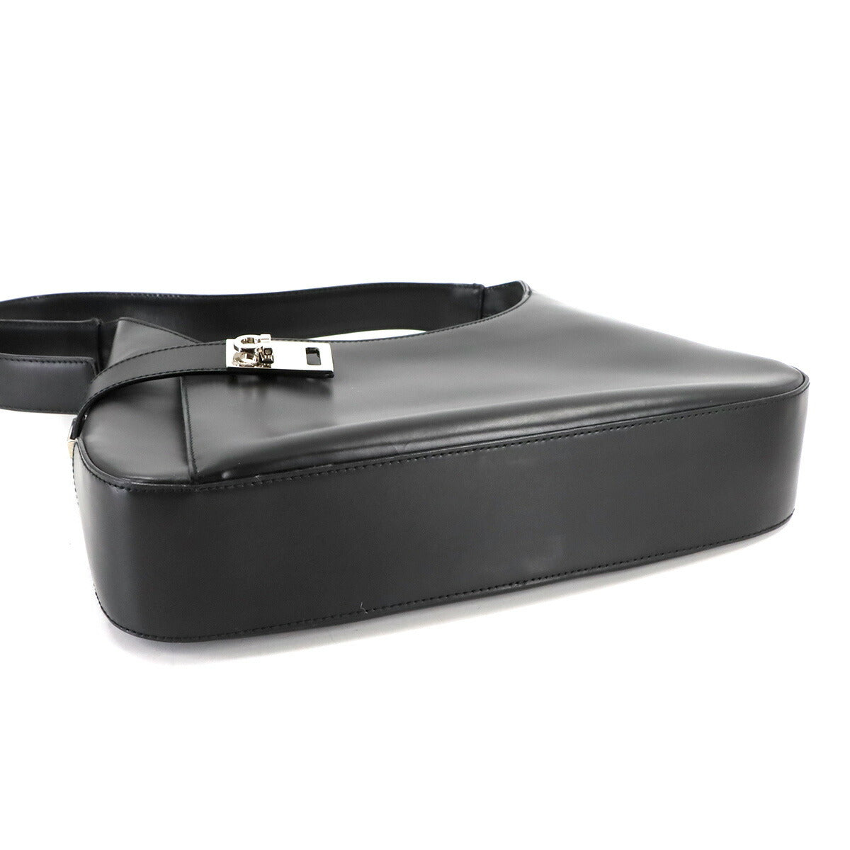 Gancini Shoulder Bag Leather Black AQ-21 0170