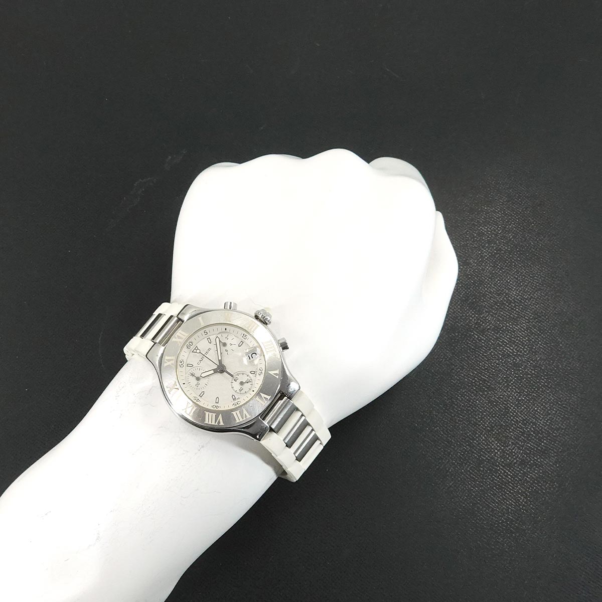 Must 21 Chronoscaph W10184U2 Date Quartz White Dial Mens