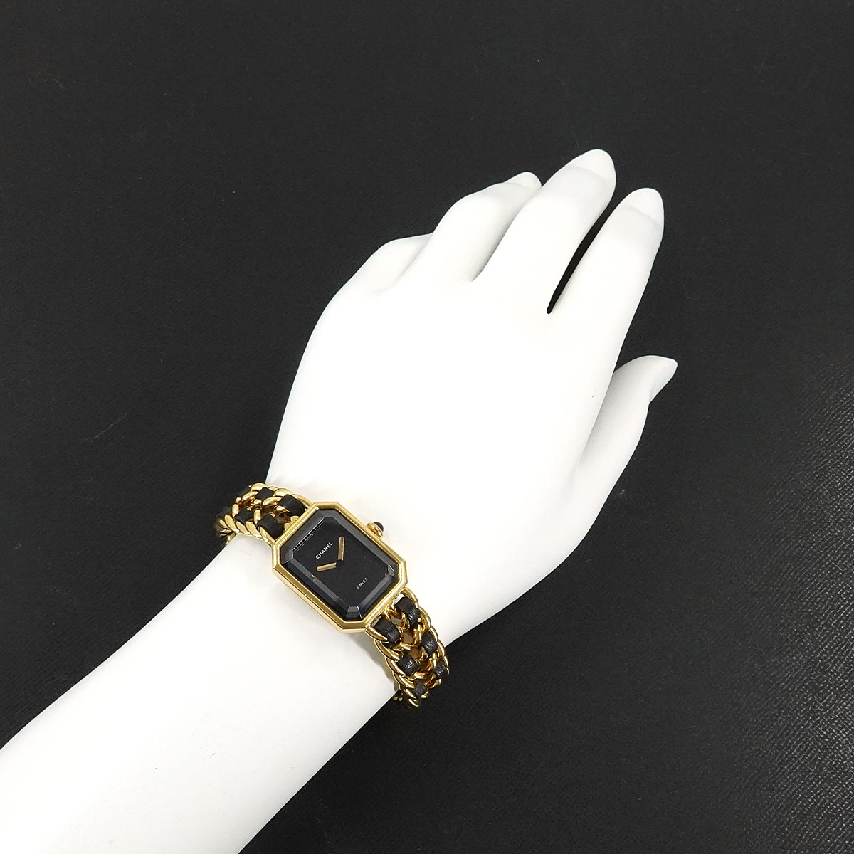 Premiere Size L H0001 Vintage Quartz Black Dial Ladies Watch
