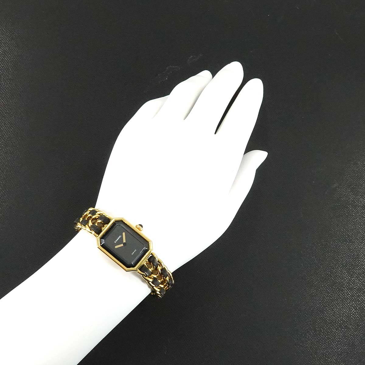 Premiere Size L H0001 Vintage Quartz Black Dial Ladies Watch