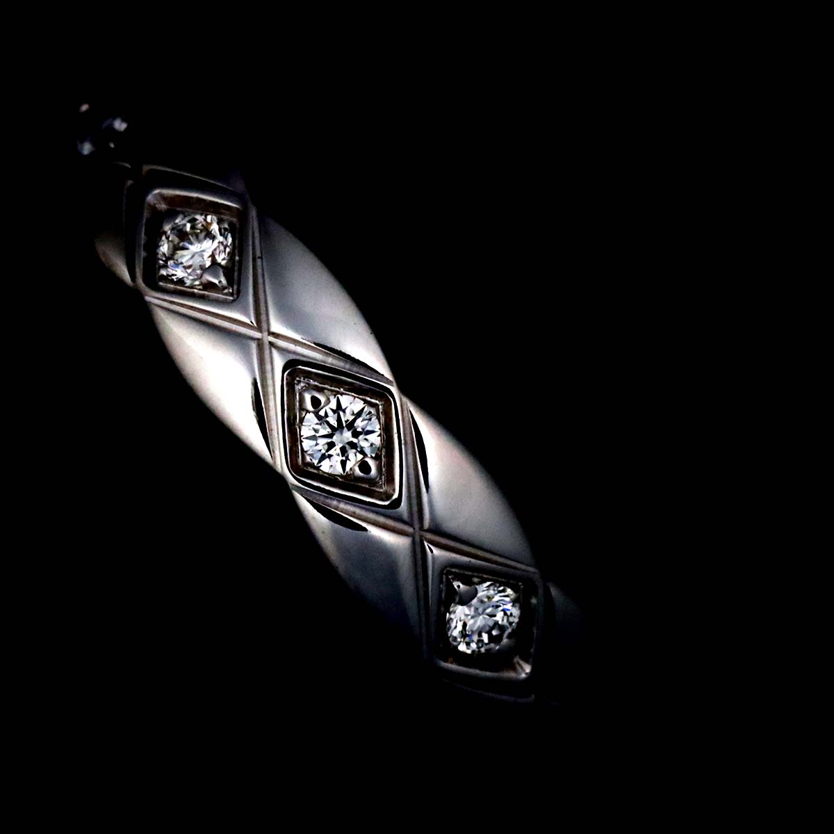 Coco Crush Diamond Ear cuff 18K WG 750 One Piece only