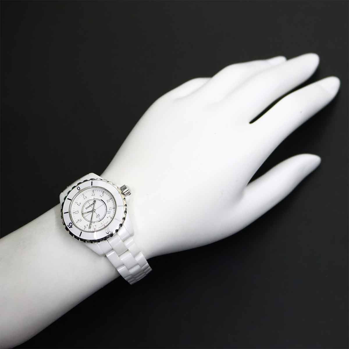 J12 33mm H1628 12P Diamond Quartz White Dial Ladies Watch