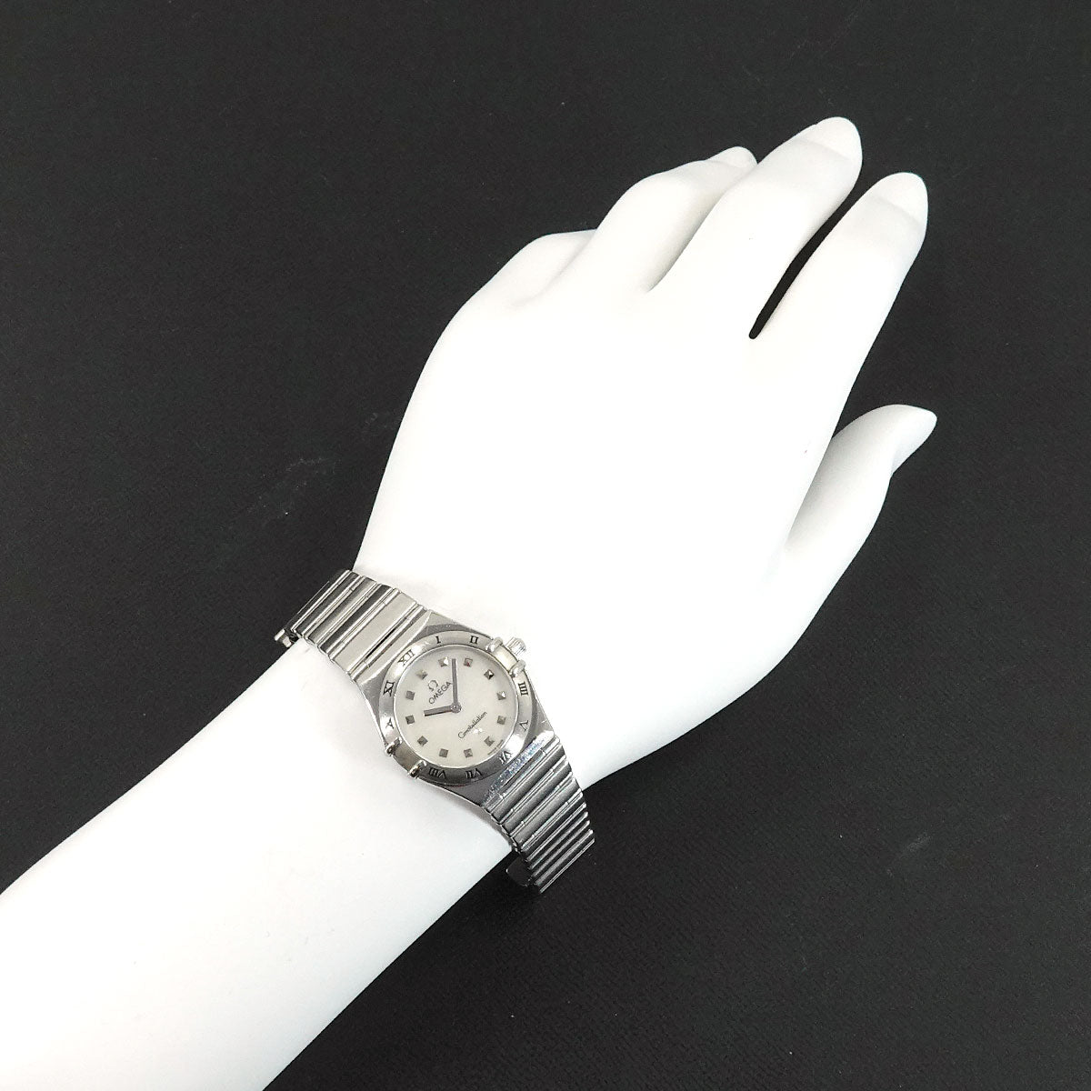 Constellation 1571.71 Quarts White Shell Dial Ladies Watch