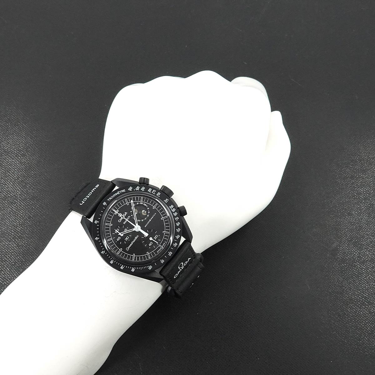 swatch BIOCERAMIC MOONSWATCH MISSION TO THE MOON SO33B700 Quartz