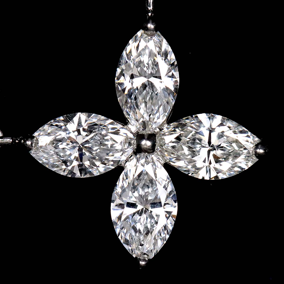 Victoria Diamond Necklace Large Platinum