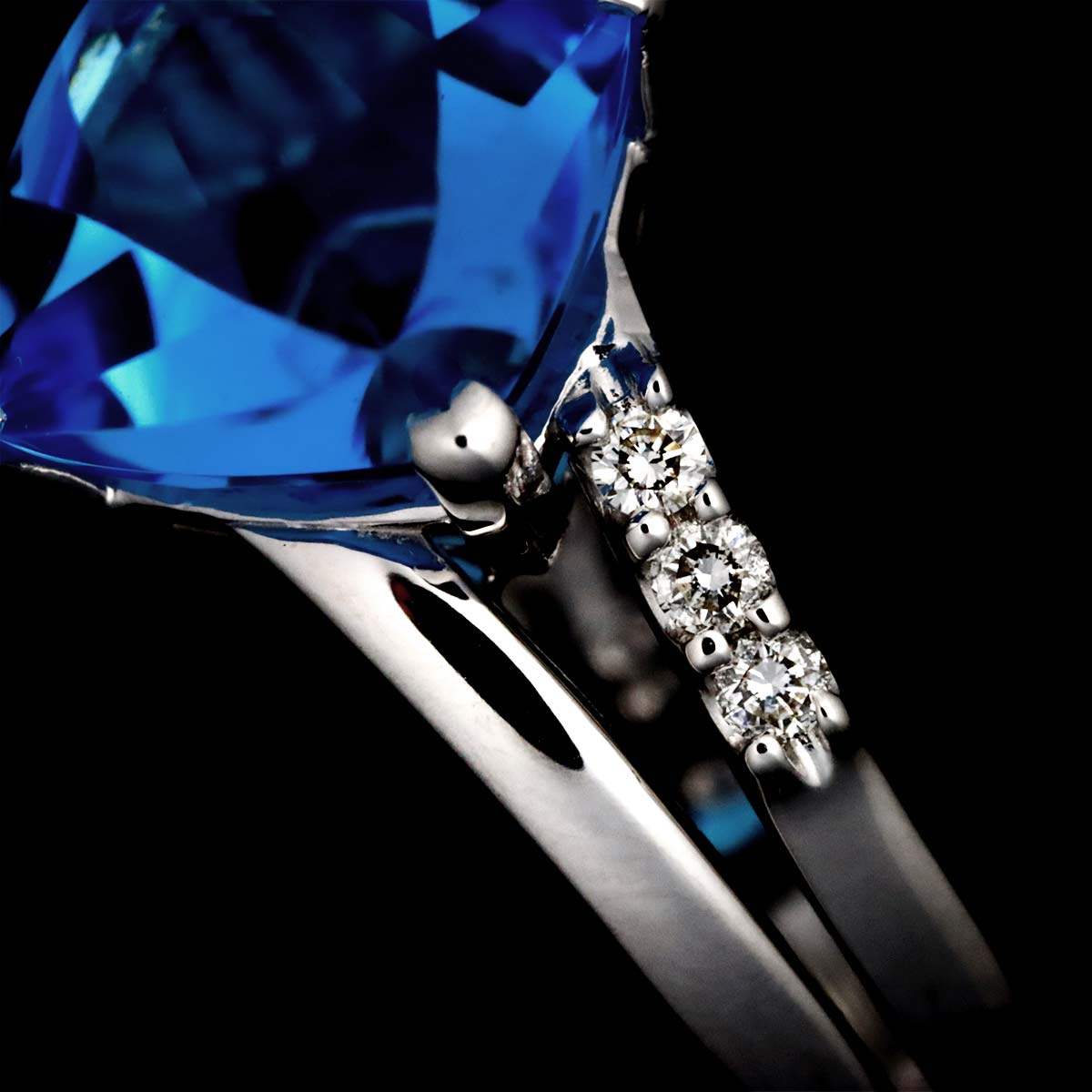 Blue Topaz Diamond 0.10ct Ring 18K WG 750 Size6(US)