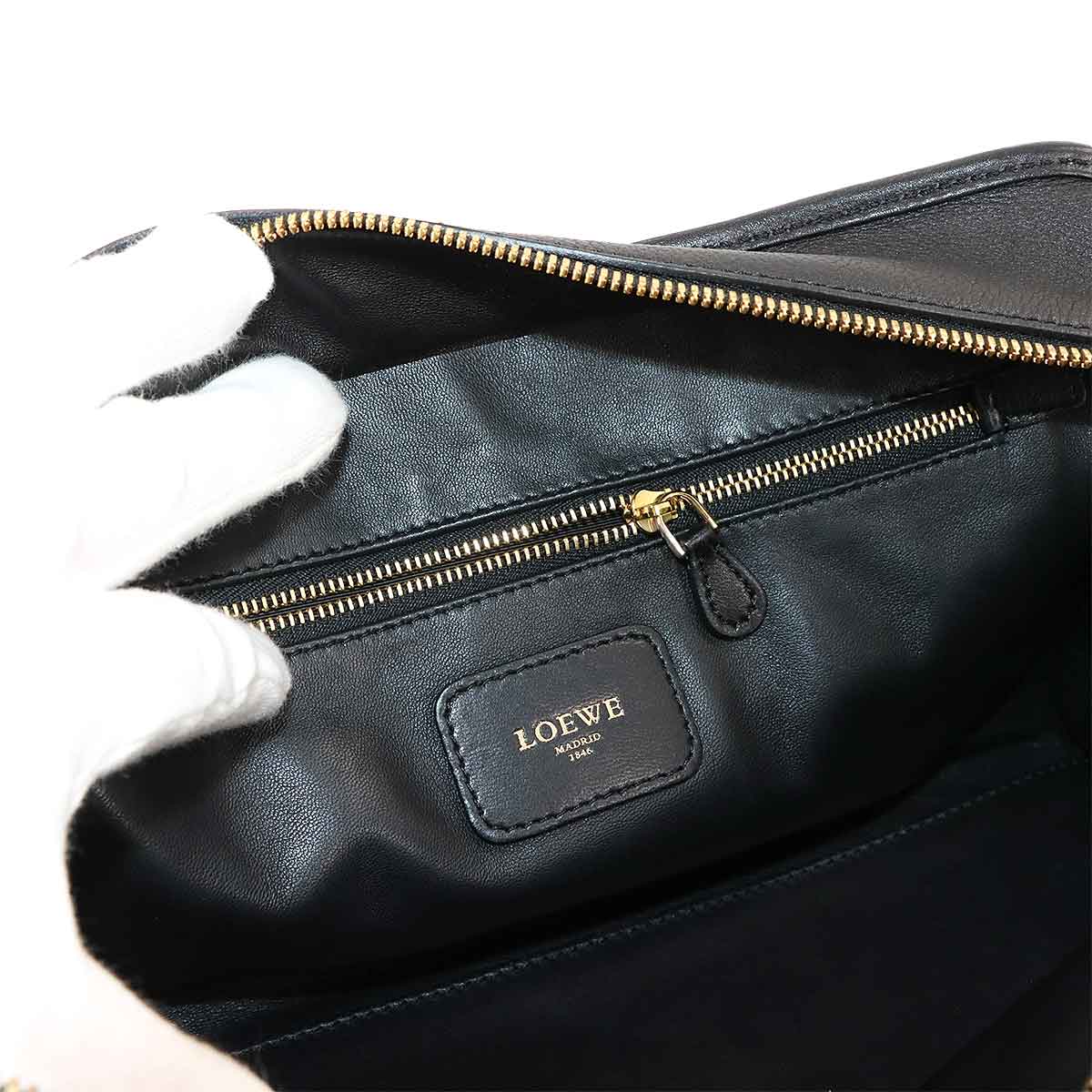 Amazona 28 Hand Bag Leather Black Anagram Purse