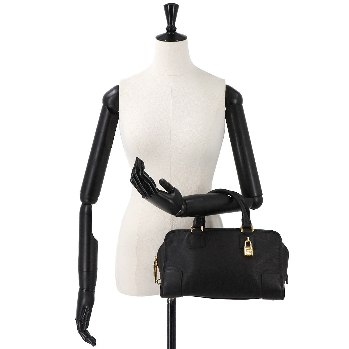 Amazona 28 Hand Bag Leather Black Anagram Purse