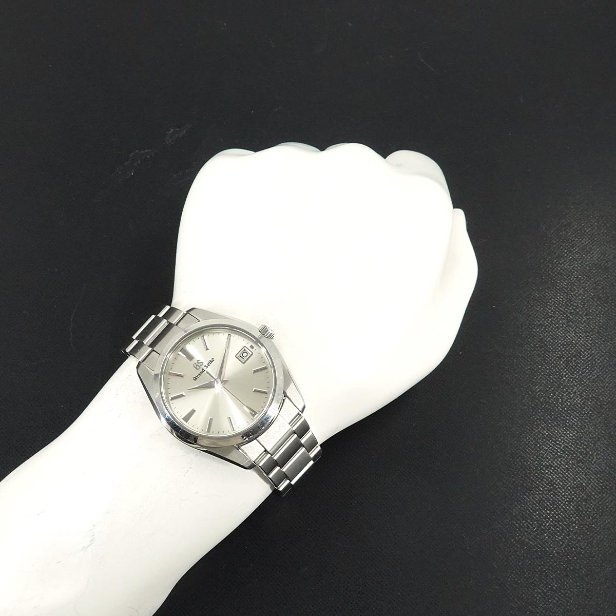 SBGV221 9F82 0AF0 Date Quartz Silver Dial Mens Watch