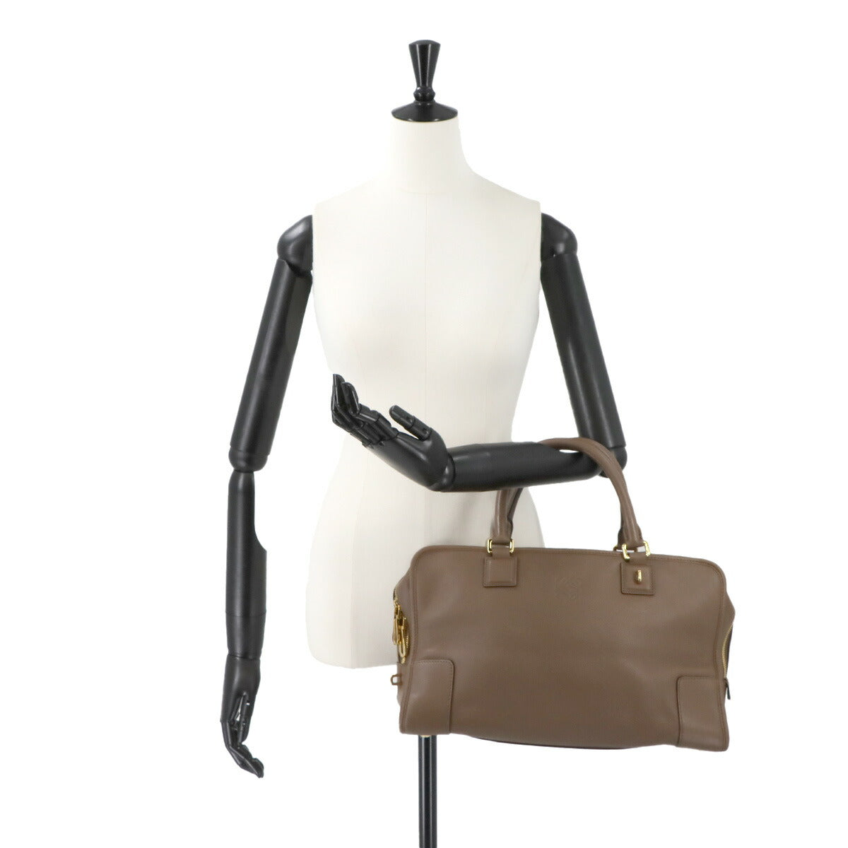 Amazona 36 Hand Bag Leather Brown Anagram Purse