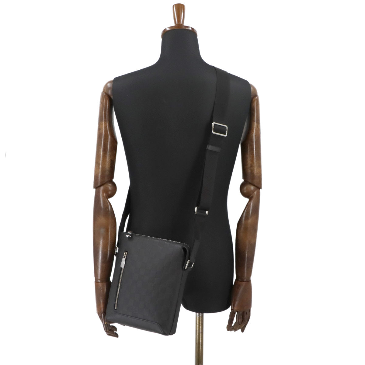 Damier Infini Discovery Messenger BB Leather Bag N42418