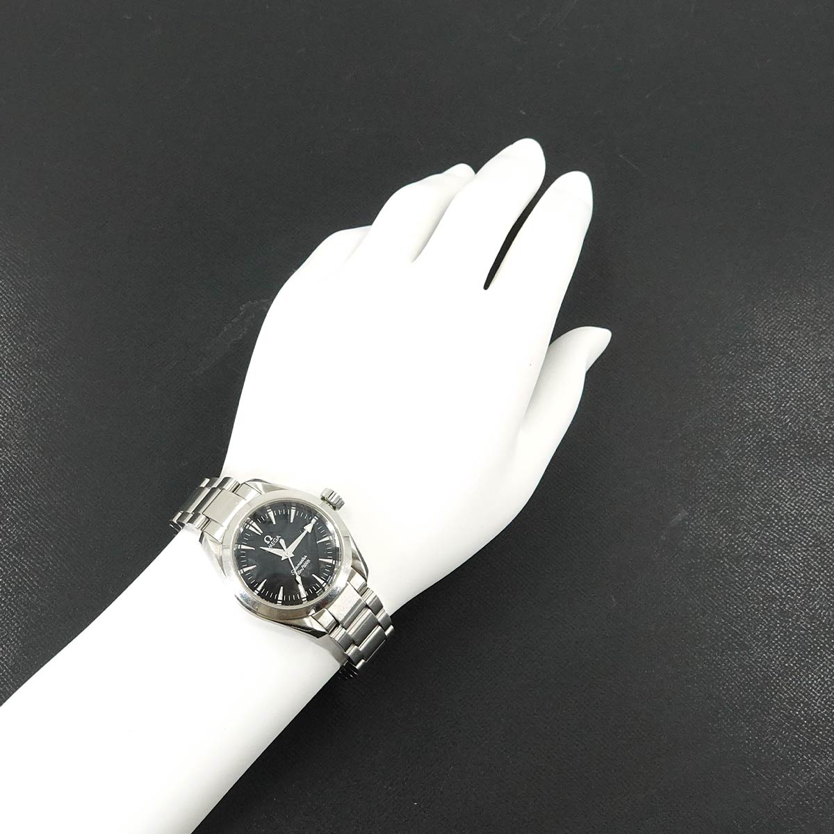 Seamaster Aqua Terra 2577 50 Date Quartz Black Dial Ladies