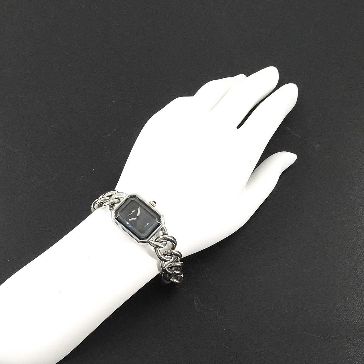 Premiere M Size H0452 Quartz Black Dial Ladies Watch