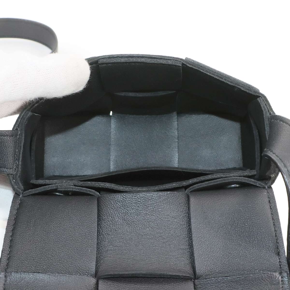 Intrecciato Candy Cassette Shoulder Bag Leather