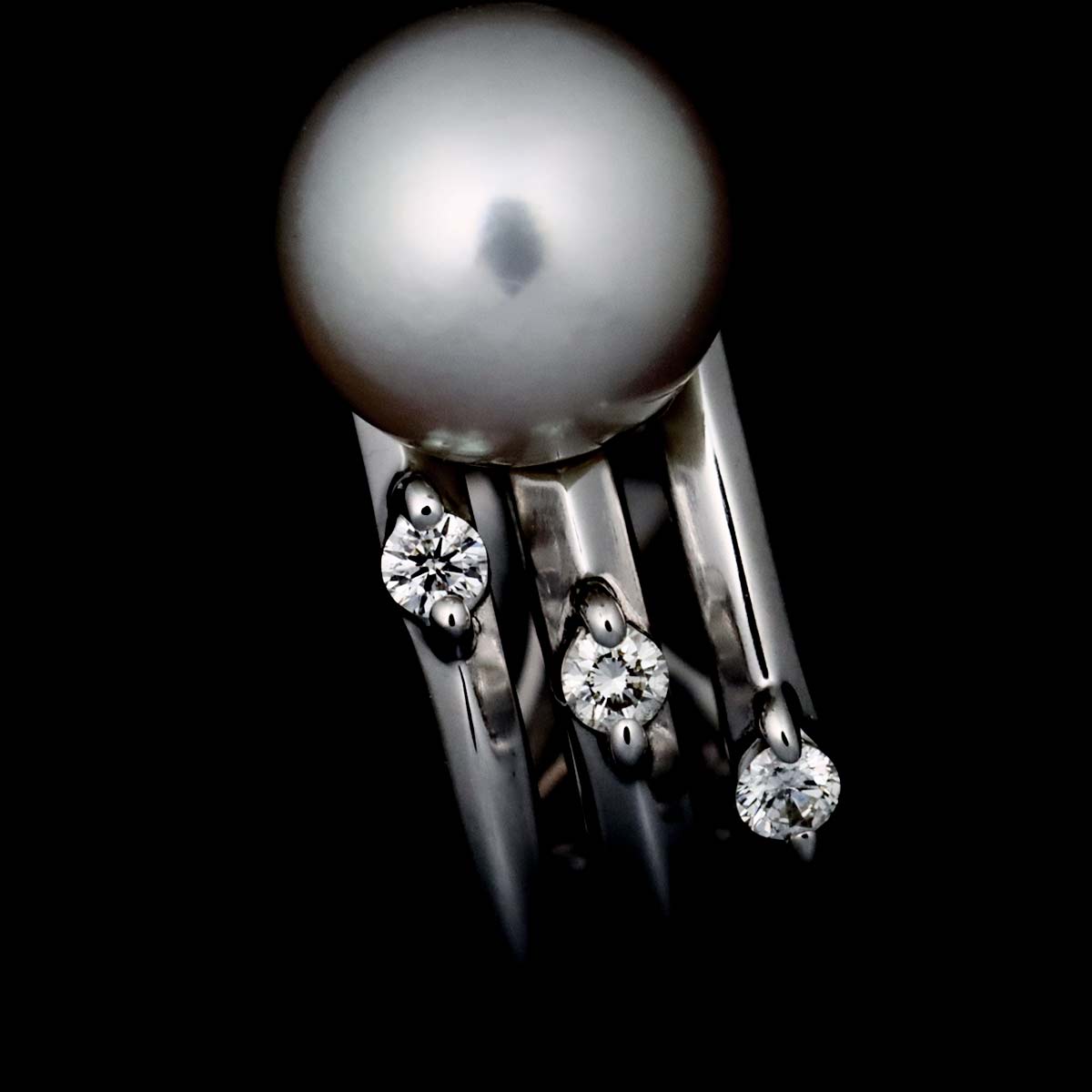 Akoya Pearl Diamond 0.03ct/0.03ct Earrings 18K WG 750