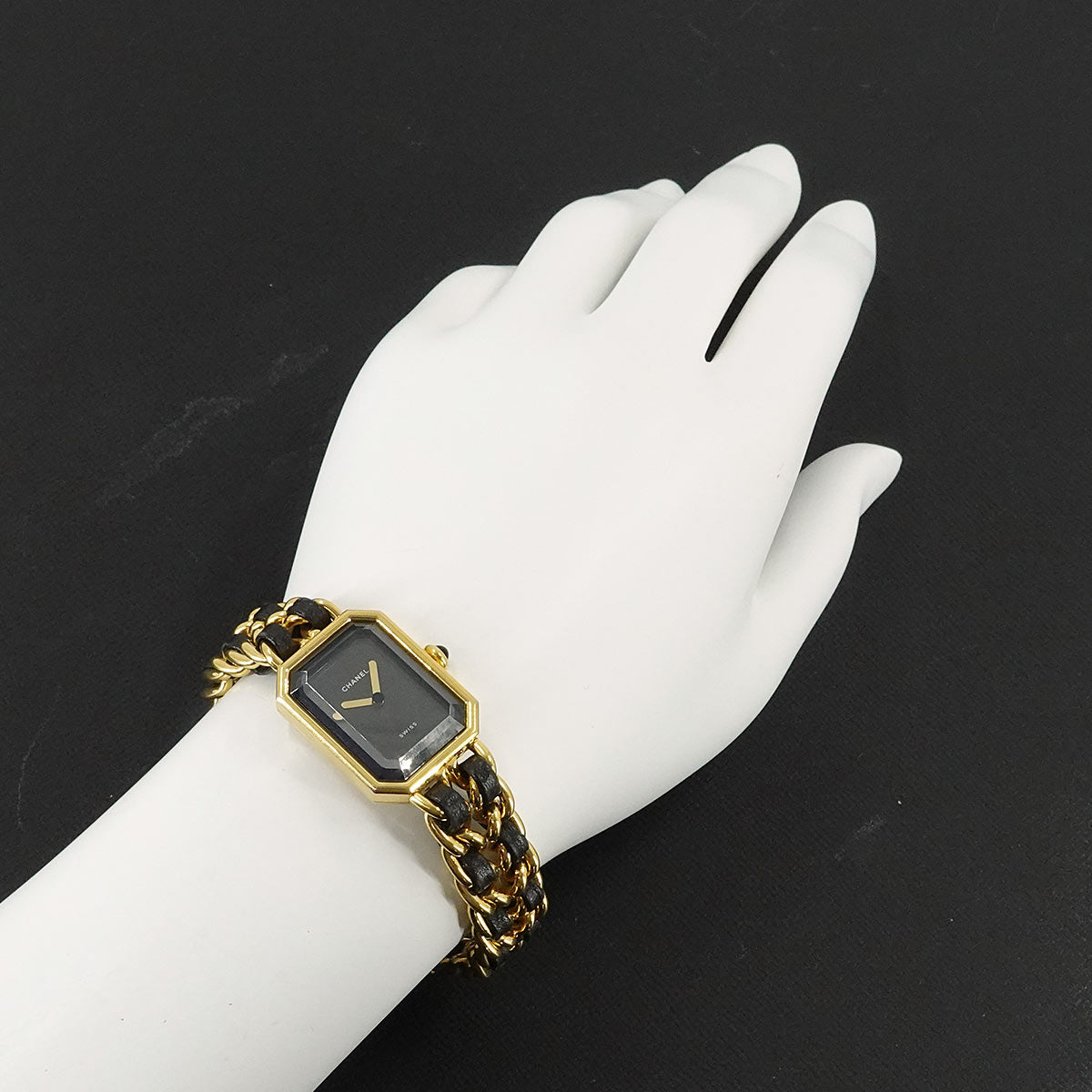 Premiere Size L H0001 Vintage Quartz Black Dial Ladies Watch