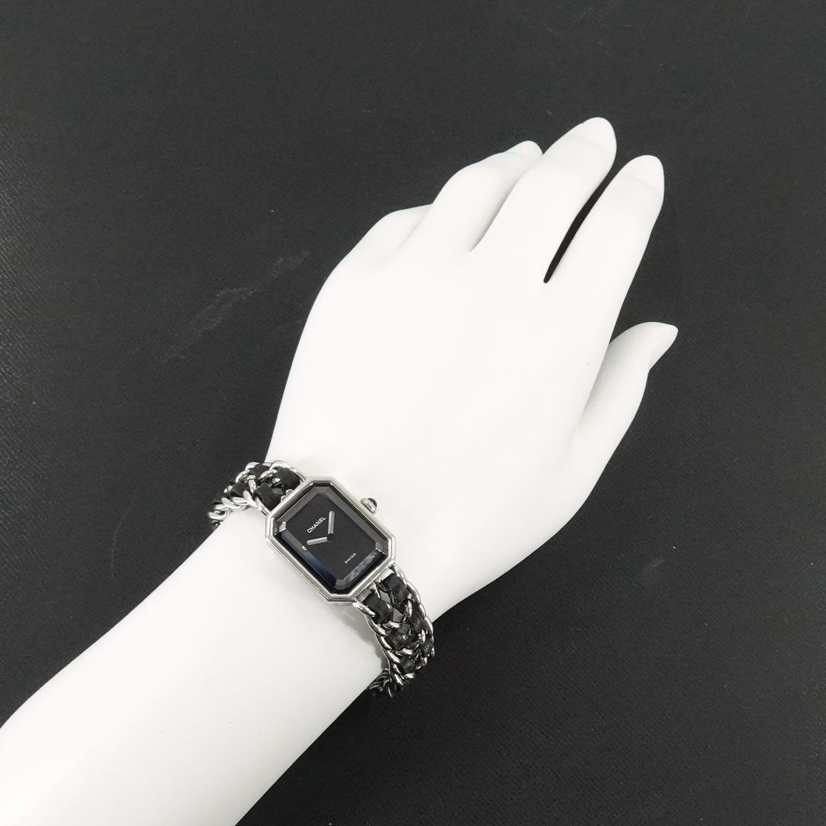 Premiere Size M H0451 Quartz Black Dial Ladies Watch