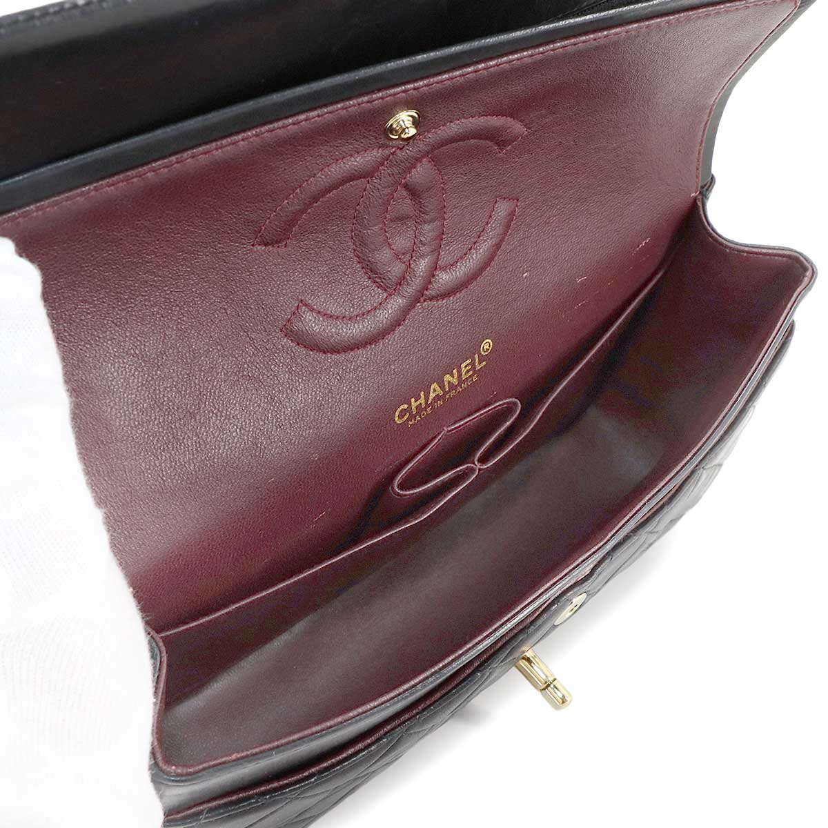 Matelasse 25 Chain Shoulder Bag Leather Black A01112 11.12