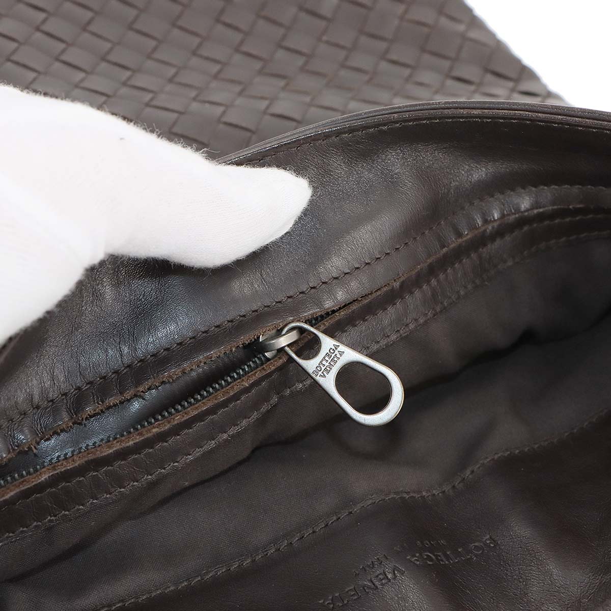 Intrecciato Shoulder Bag Leather Dark brown 172736