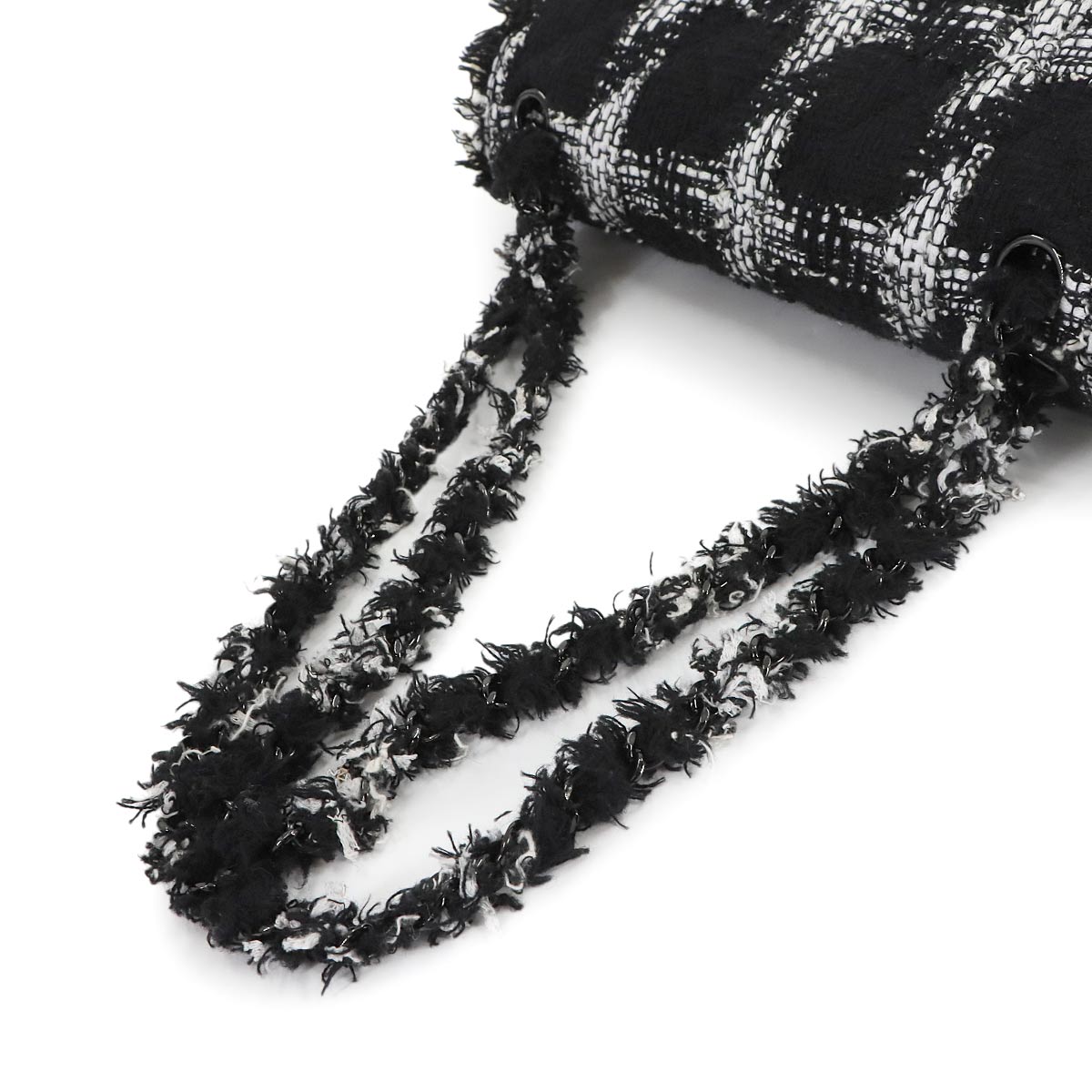 Matelasse Chain Shoulder Bag Tweed Black White