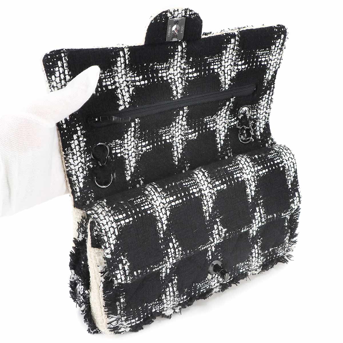 Matelasse Chain Shoulder Bag Tweed Black White