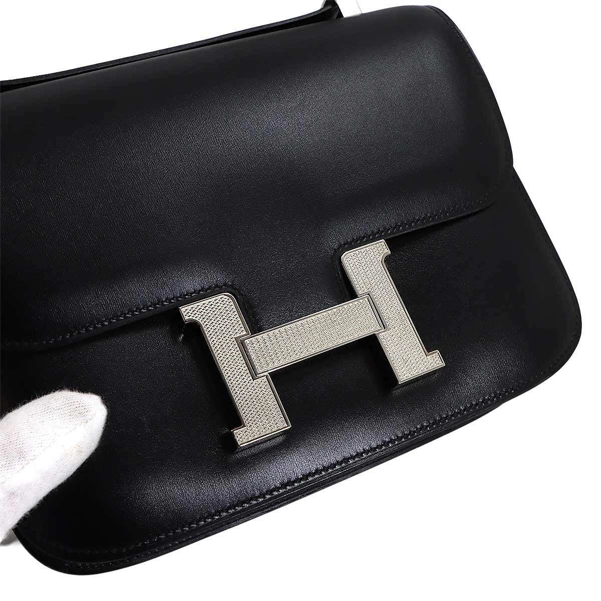 Constance 23 Shoulder Bag Box Calf Leather Black Guilloche
