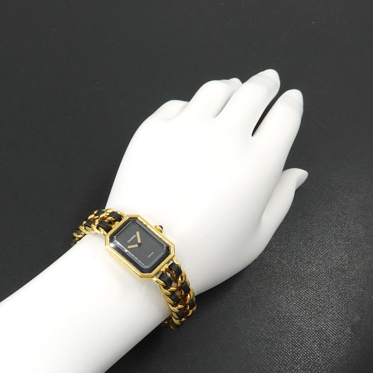 Premiere Size M H0001 Vintage Quartz Black Dial Ladies Watch