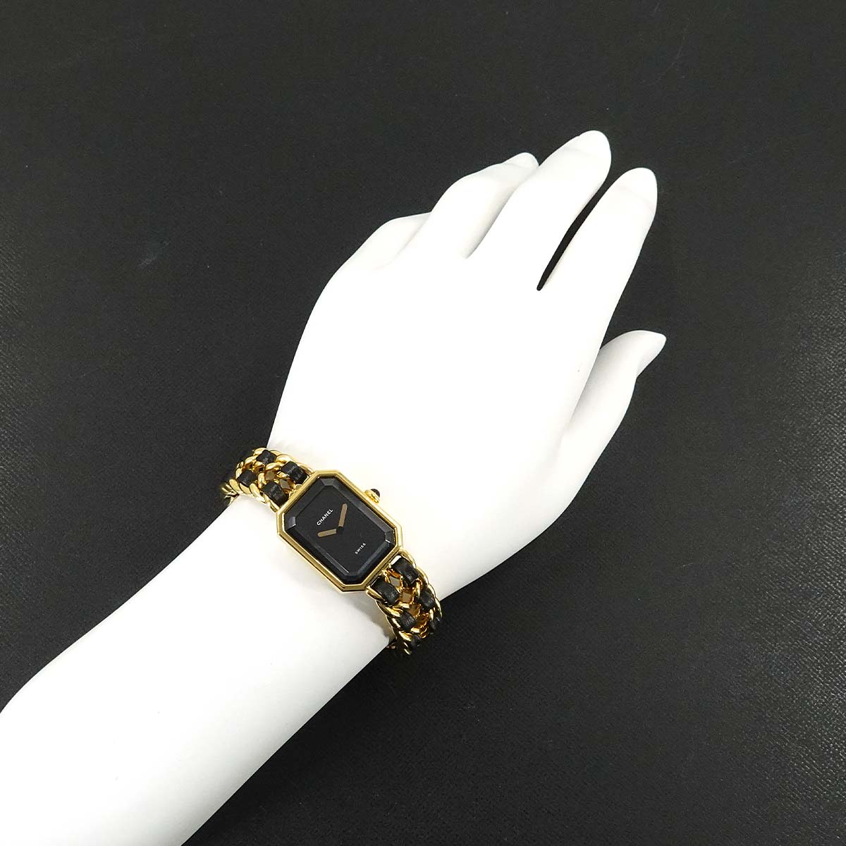 Premiere Size L H0001 Vintage Quartz Black Dial Ladies Watch