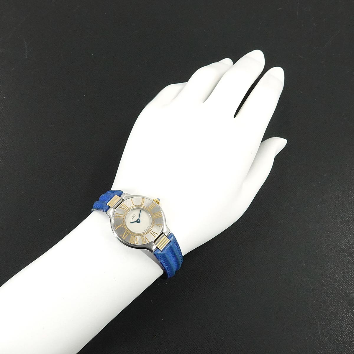 Must 21 Van Thian Quartz Silver Dial Ladies Watch