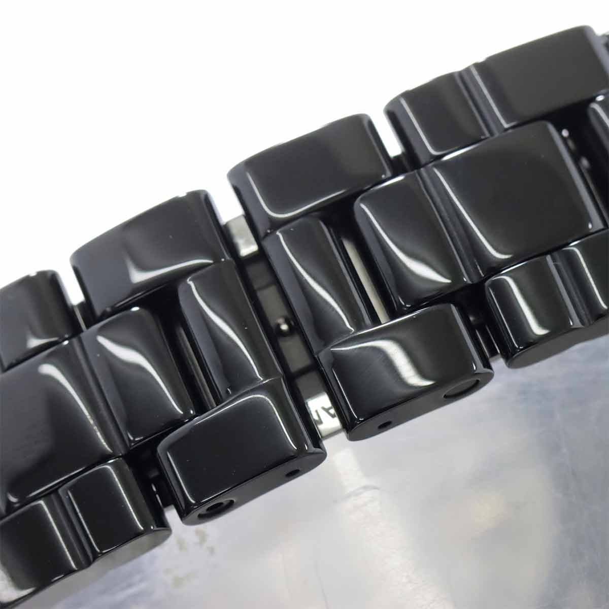 J12 38mm Wanted de Chanel H7418 Ceramic Automatic Black Dial