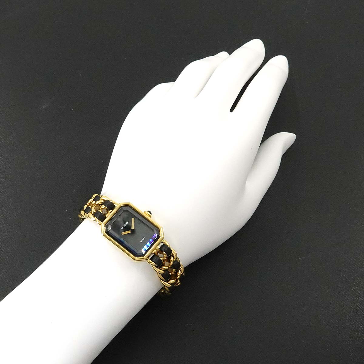 Premiere Size L H0001 Vintage Quartz Black Dial Ladies Watch