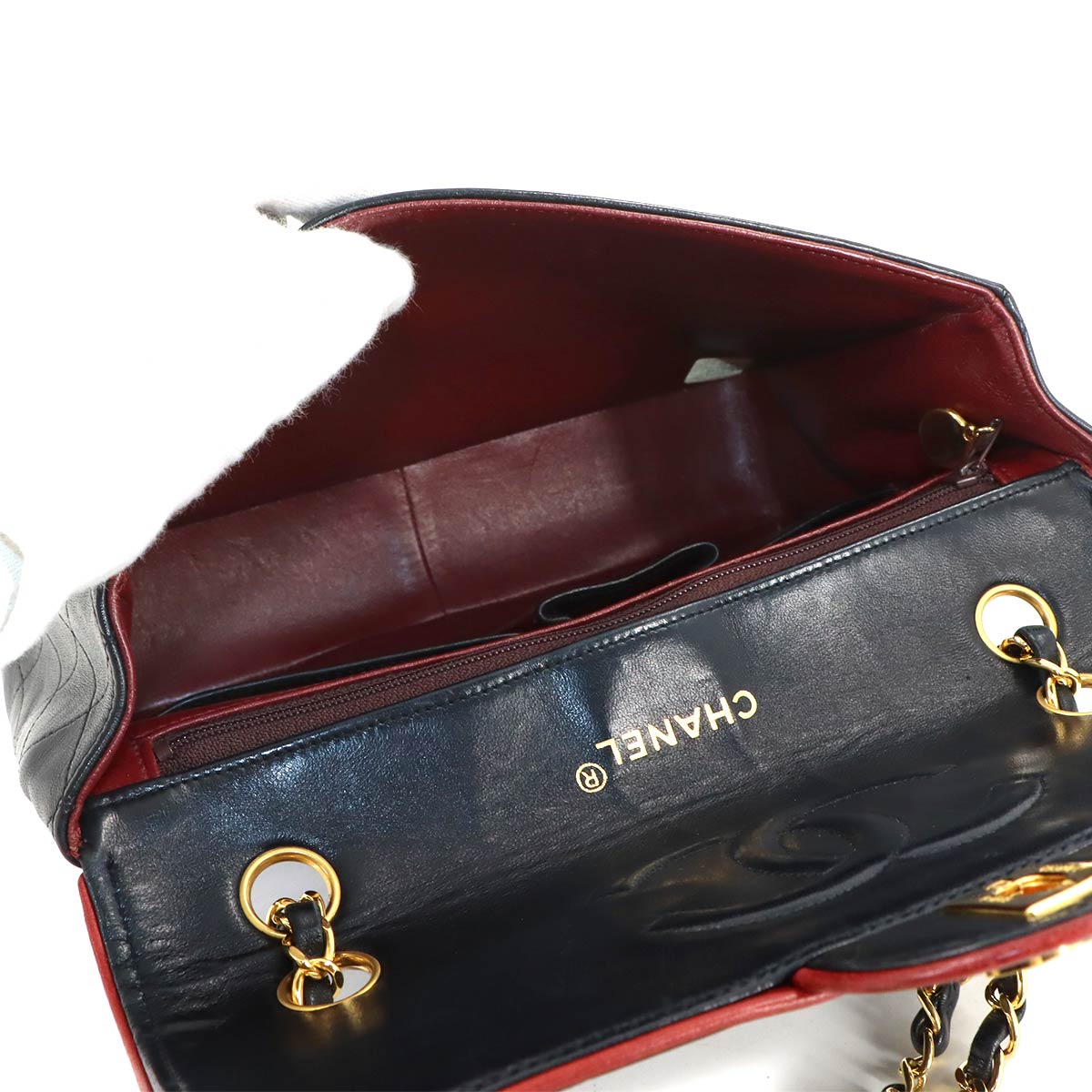 Matelasse Chain Shoulder Bag Leather Black Vintage