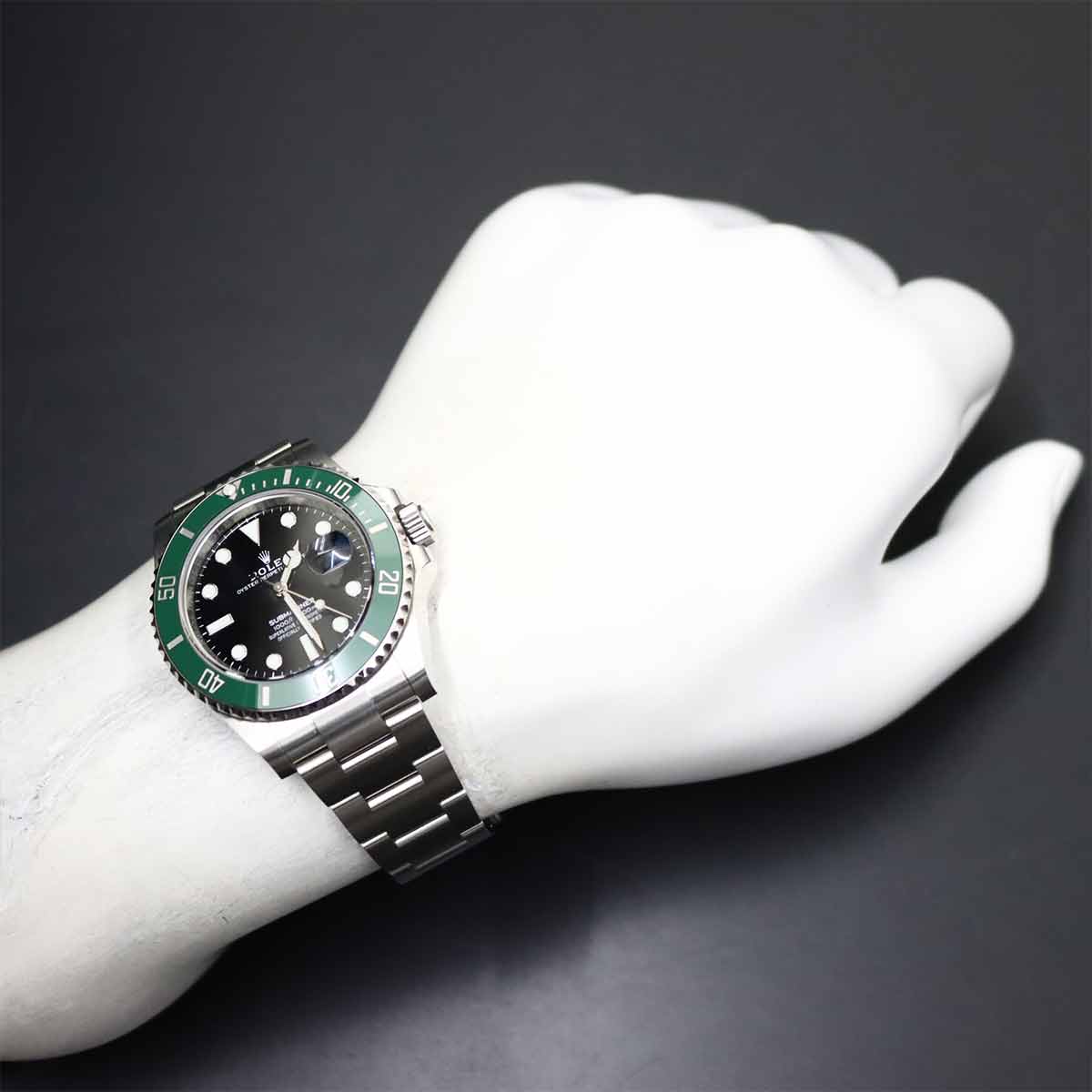 Submariner Date 126610LV Serial Random Green Bezel Mens