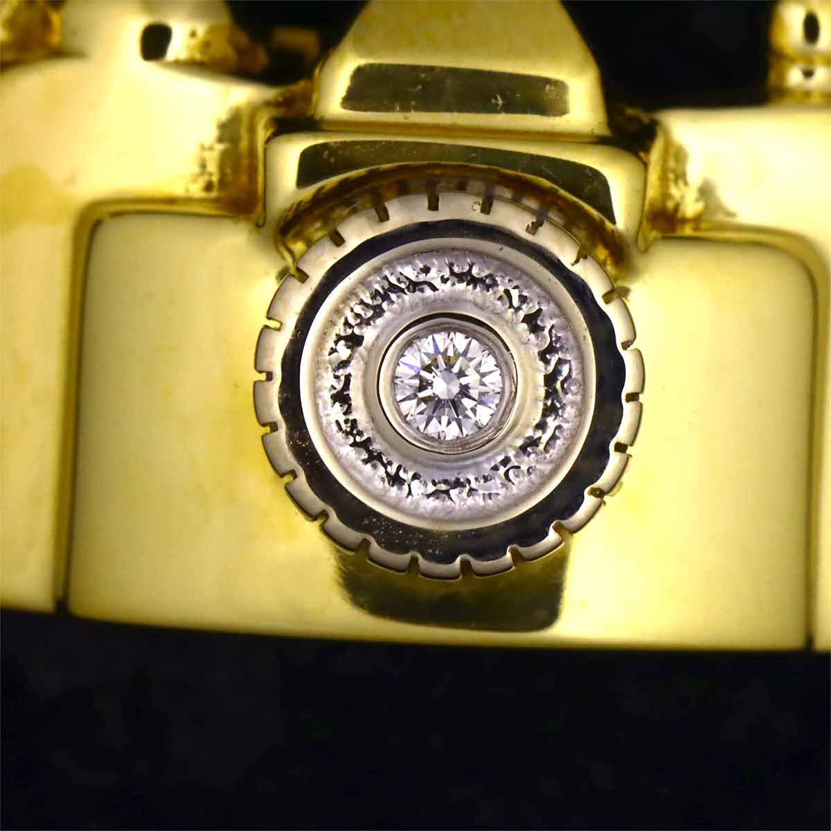 Camera Motif Diamond Pendant Top 18K YG WG 750