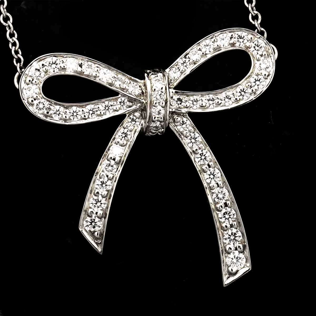 Diamond Ribbon Necklace Platinum