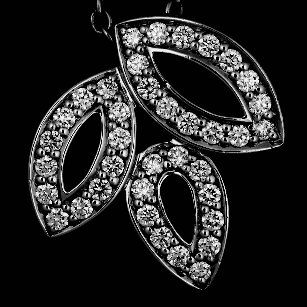 Lily Cluster Mini Diamond Necklace Pt