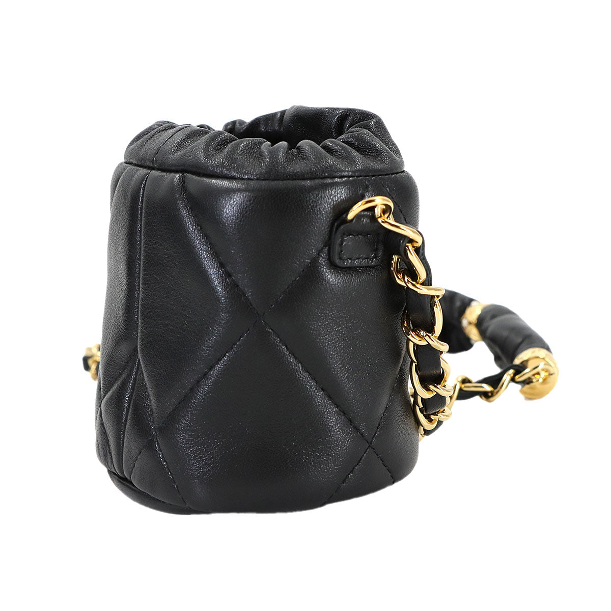Matelasse Chain Shoulder Bag Leather Black AP2330 Purse