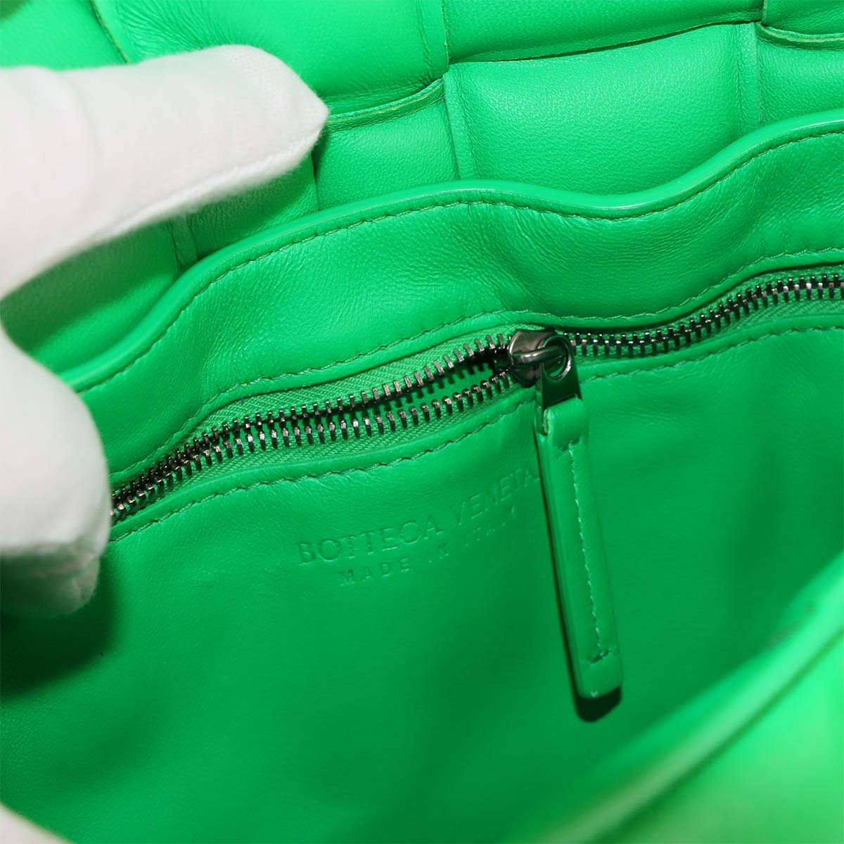 Intrecciato Padded Cassette Shoulder Bag Green