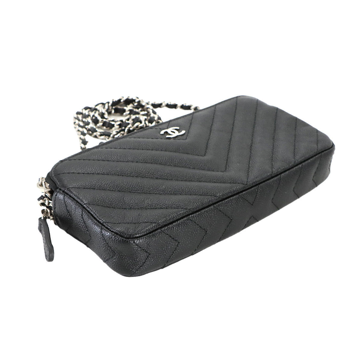 V stitch W Zipped Chain Long Wallet Leather Black A82527
