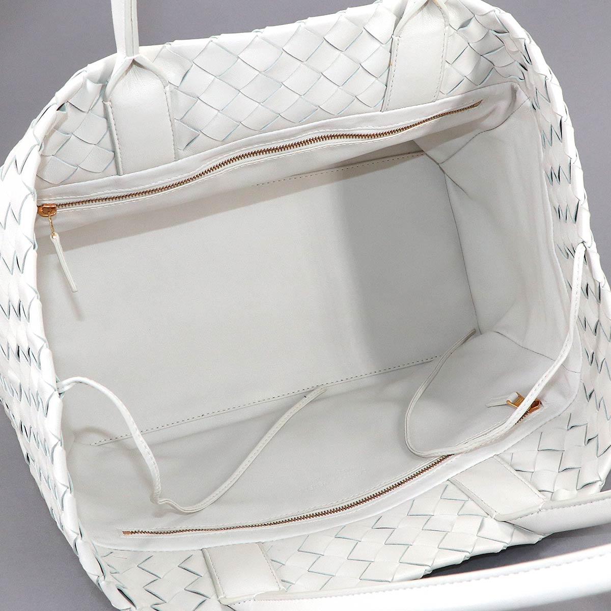 Intrecciato Tote Bag Leather White