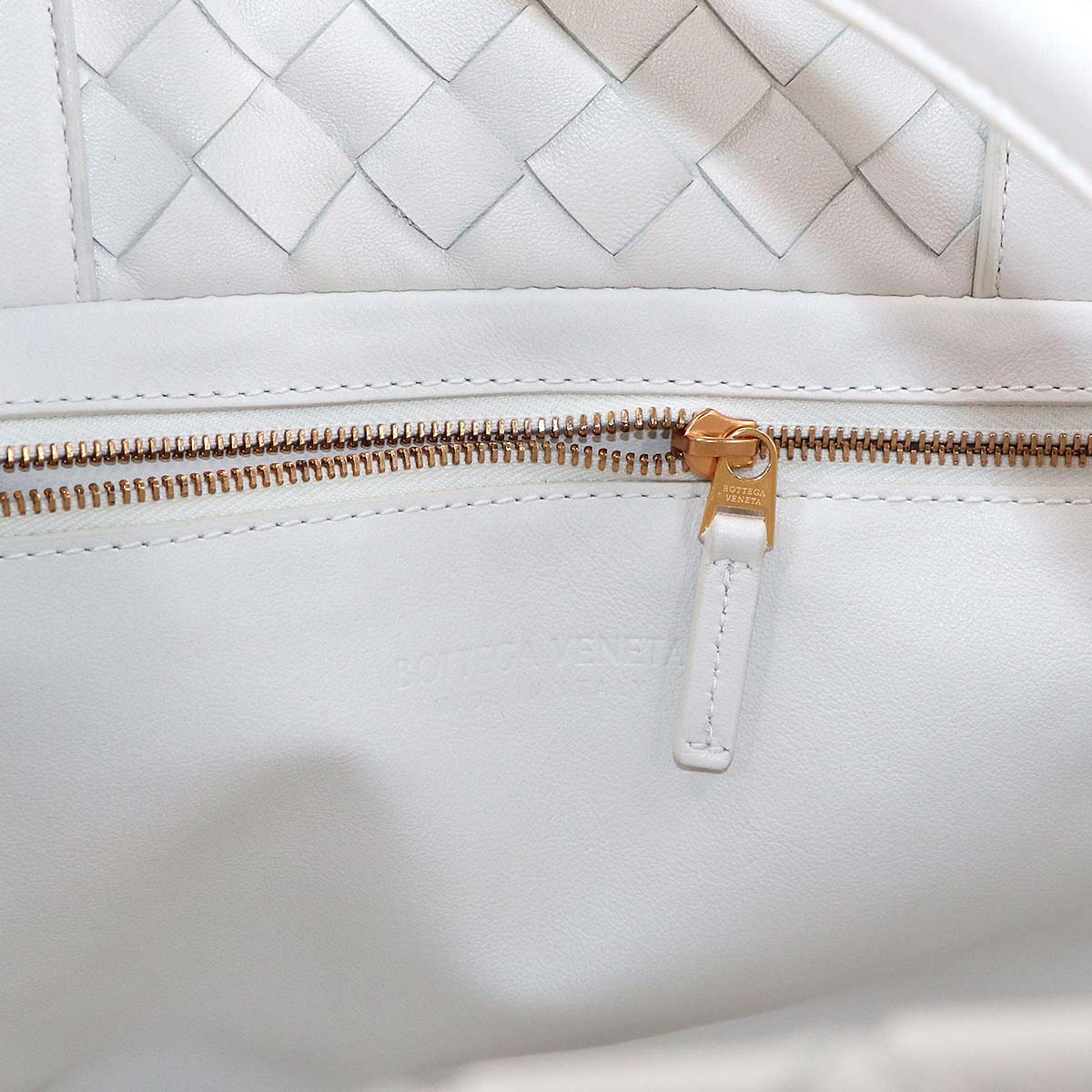 Intrecciato Tote Bag Leather White