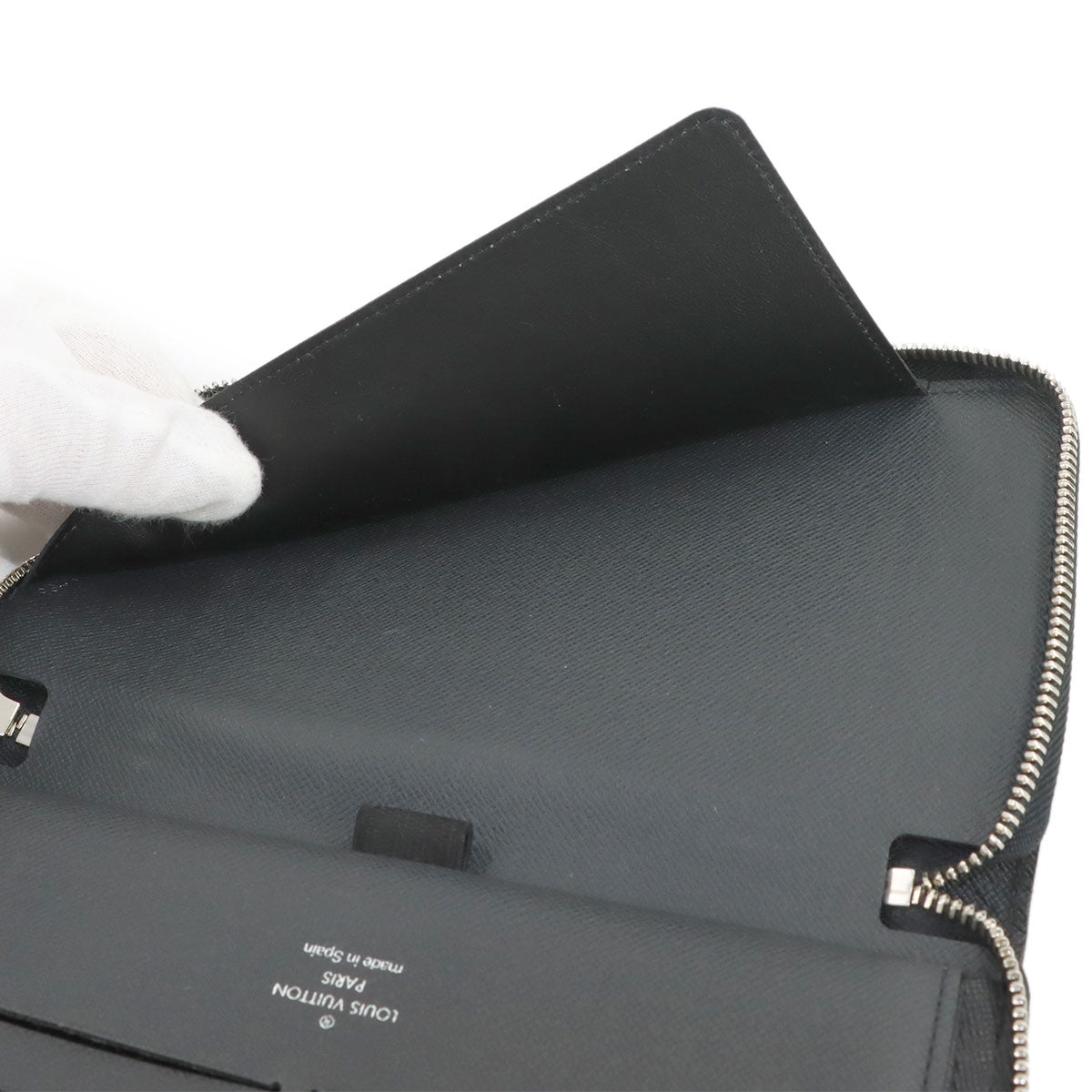 Taiga Zippy Organizer Long Wallet Leather Ardoise M30513