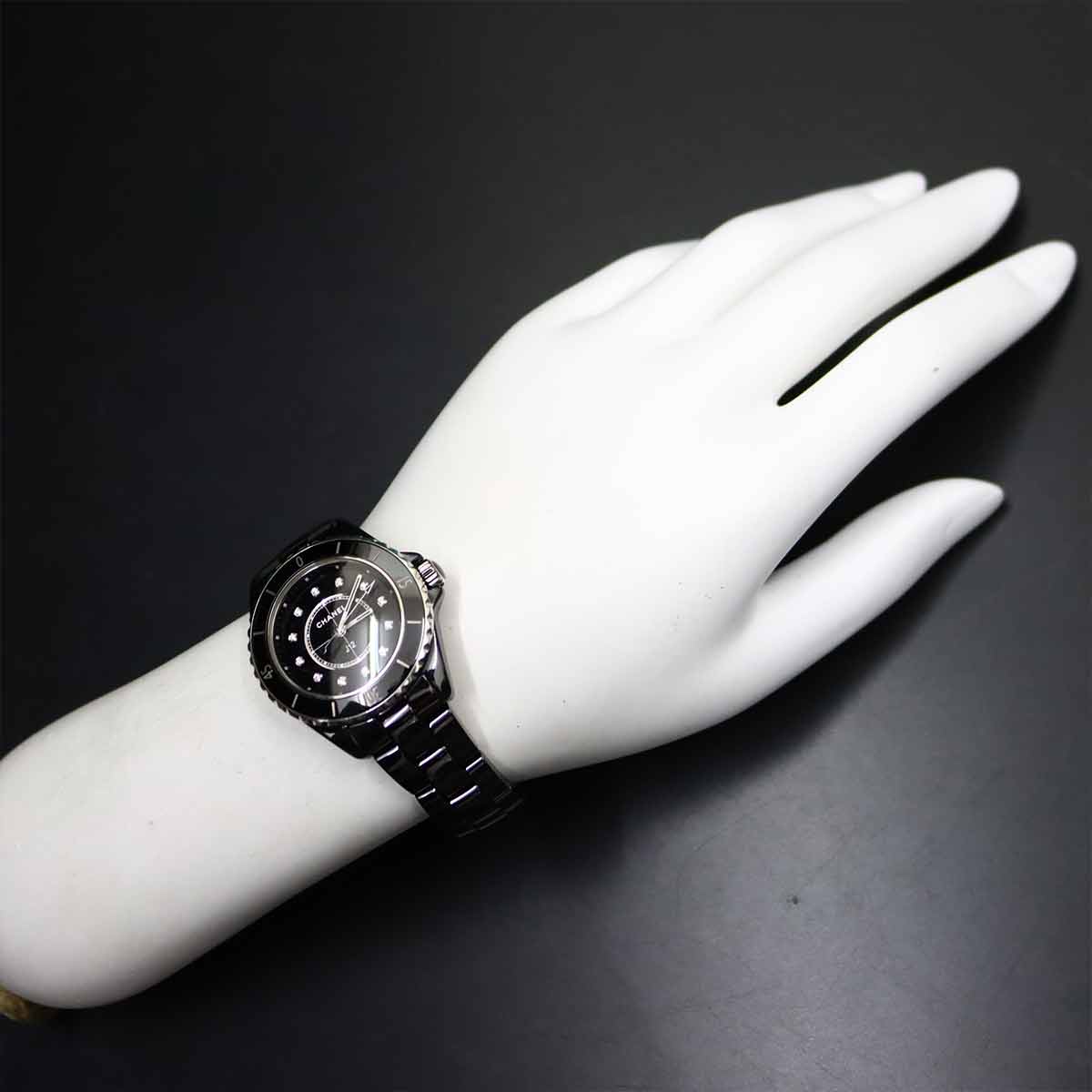 J12 33mm H5701 12P Diamond Quartz Black Dial Ladies Watch