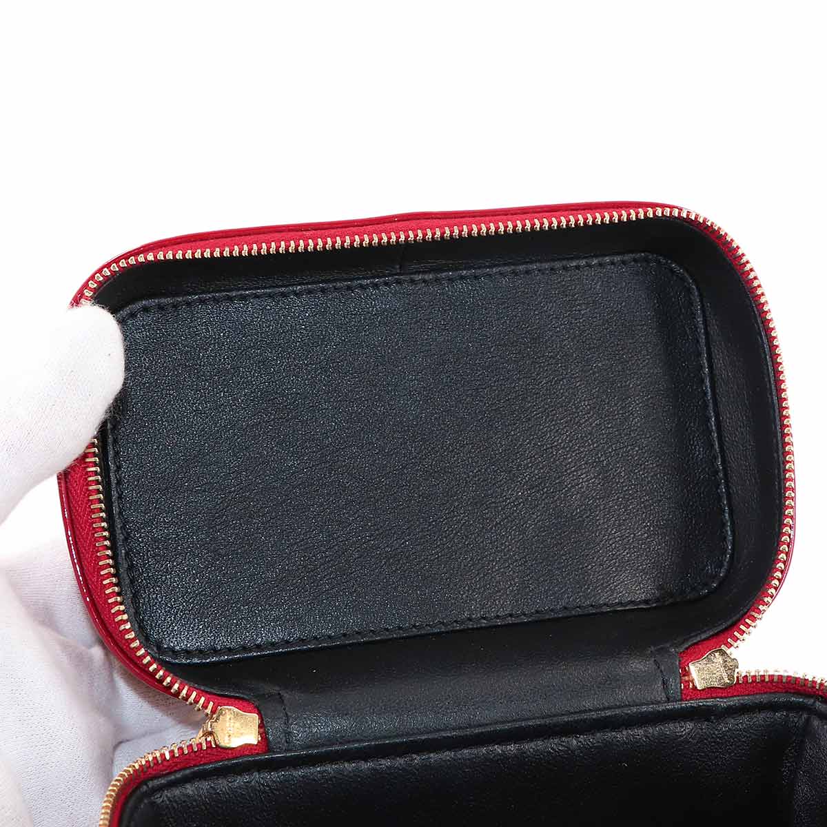 Vicky Vanity Chain Shoulder Bag Enamel Red 585146