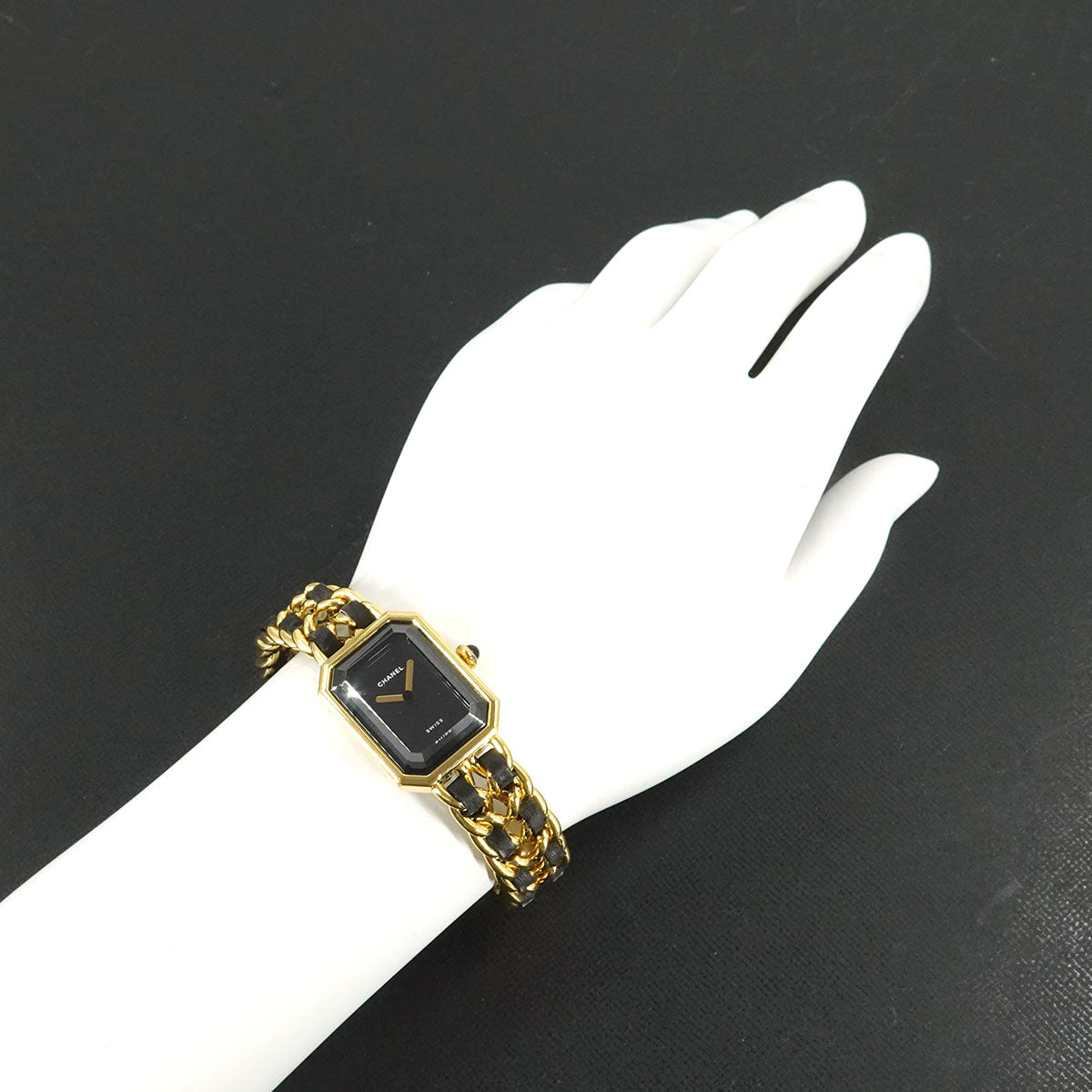 Premiere Size M H0001 Vintage Quartz Black Dial Ladies Watch