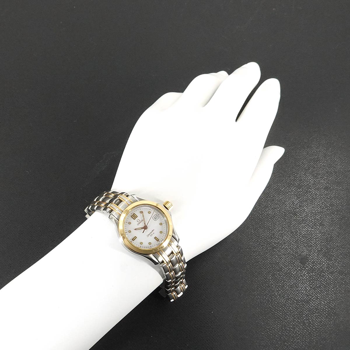 Seamaster 120 Date Quartz White Dial Ladies Watch
